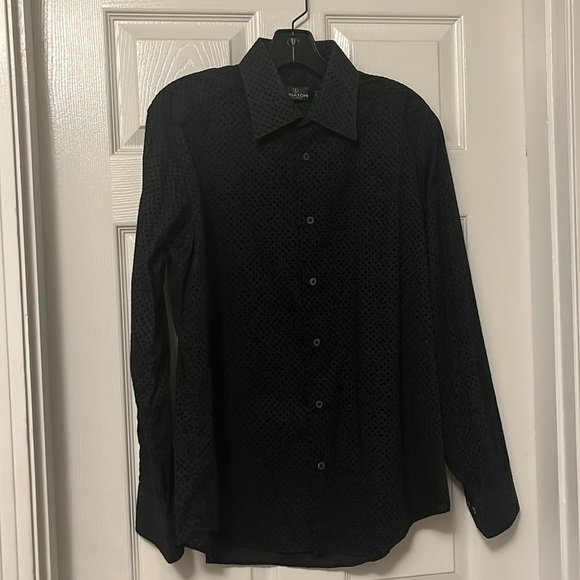 Black button down with a Swiss dot design. Collar stays included. Worn once. - Picture 3 of 5